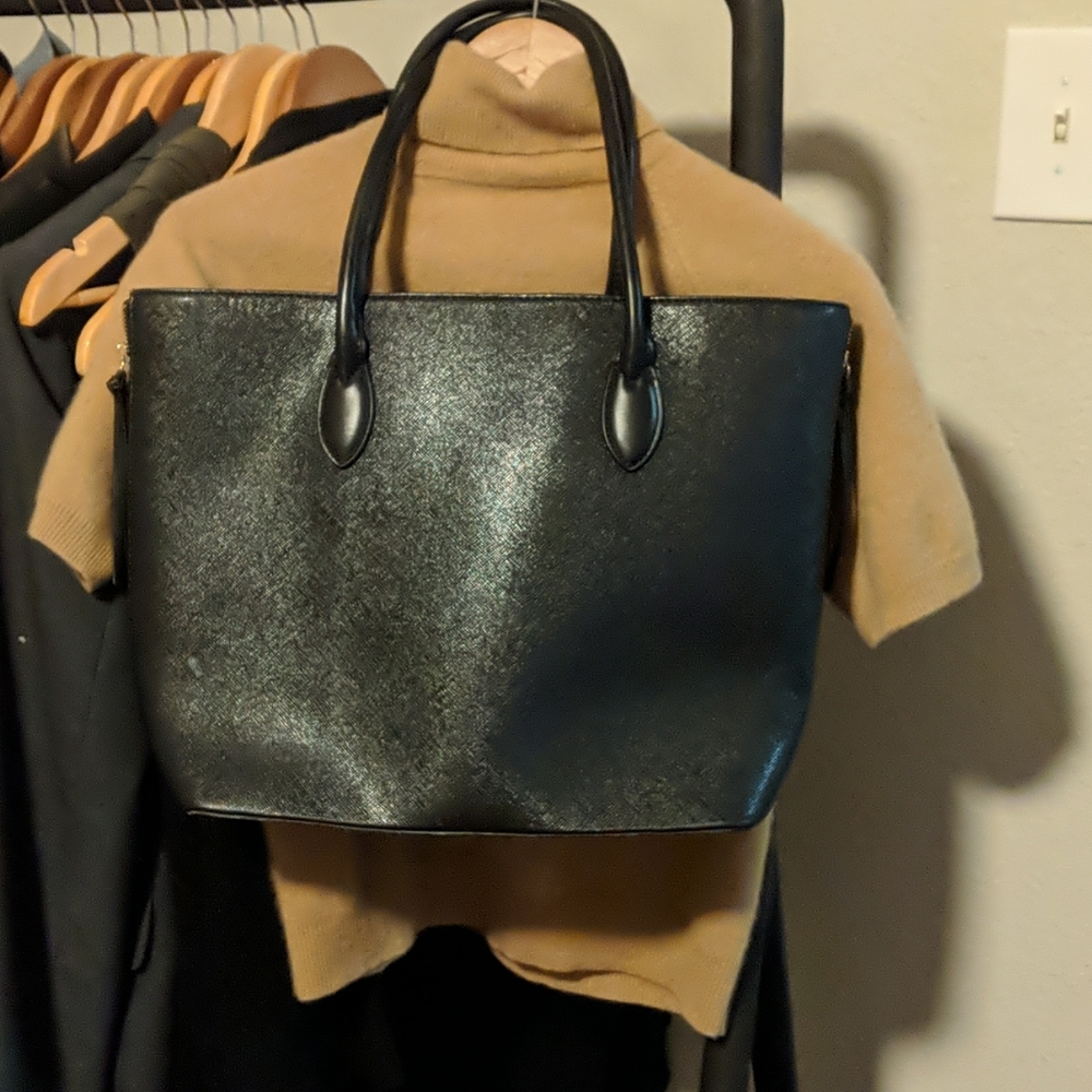 Large structured bag